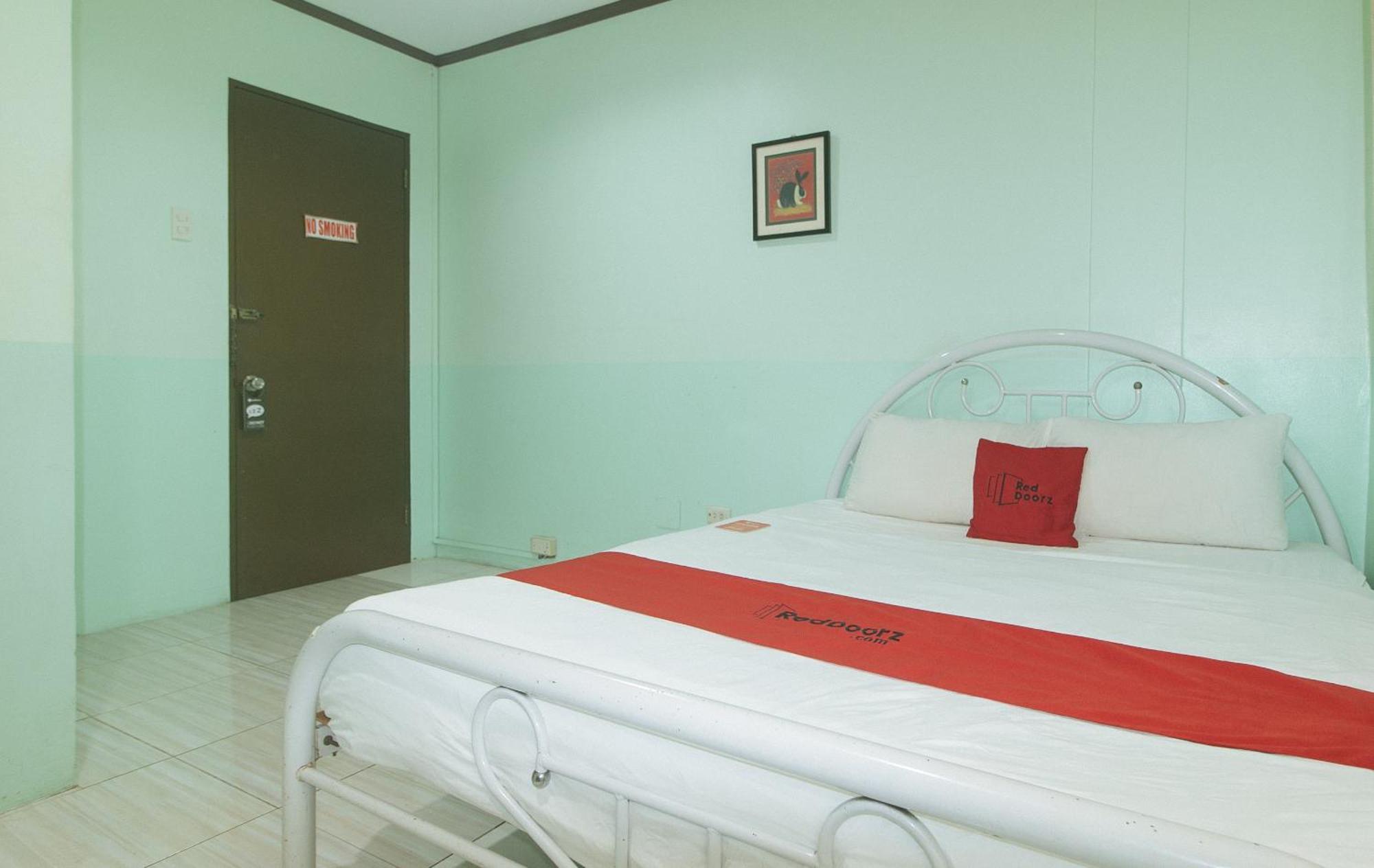 Reddoorz At Maanyag Pension House Mandaue Cebu Stadt Exterior foto