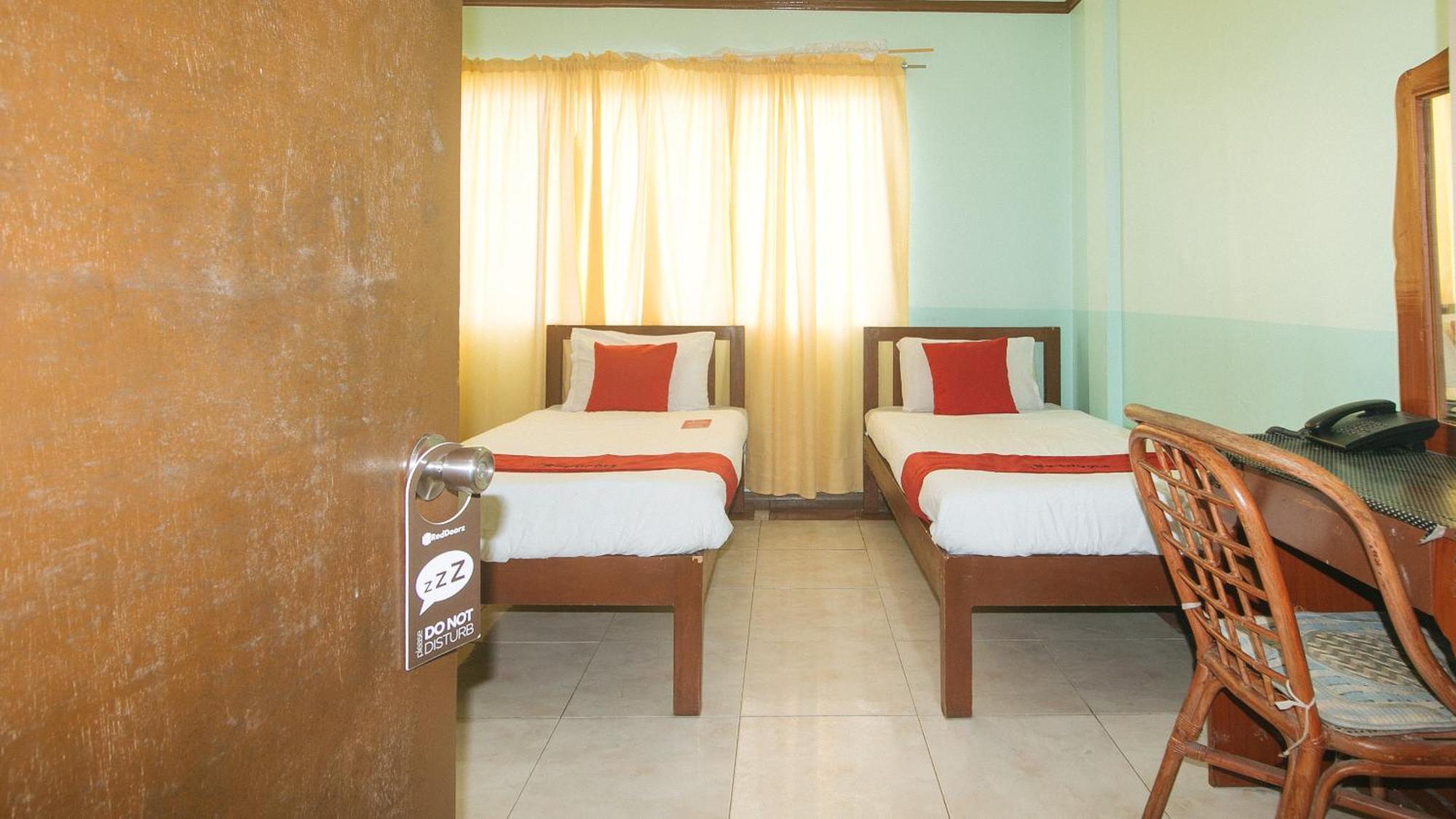 Reddoorz At Maanyag Pension House Mandaue Cebu Stadt Exterior foto